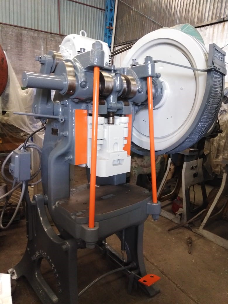 Troqueladora mecánica V&O 30 ton.