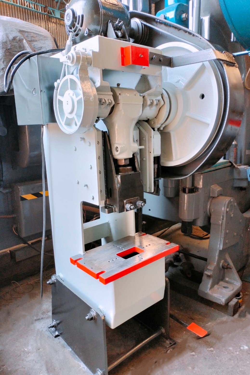 Troqueladora mecánica AMERICANA 25 Ton.